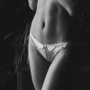 d-o-l-l-i:Underboob is the new sideboob 💁🏻‍♀️