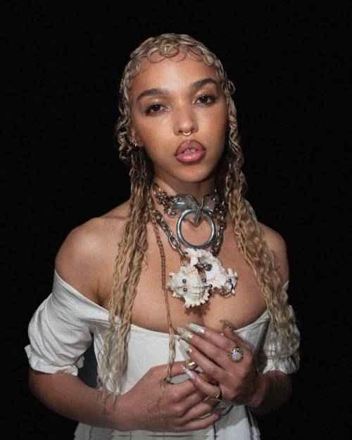 fkatwigs-fashionstyle:FKA twigs by orograph