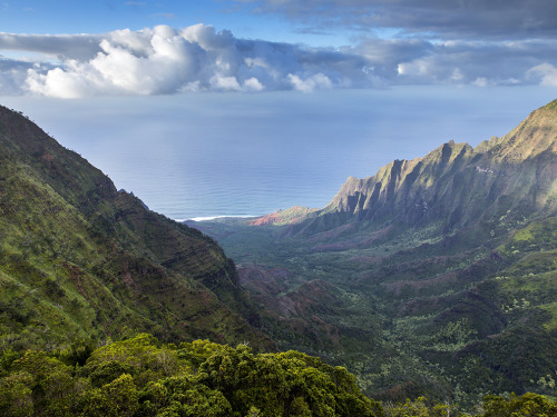 ultimate-passport: Nā Pali Coast State Park - Hawaii Na Pali Coast State Park is located along the n