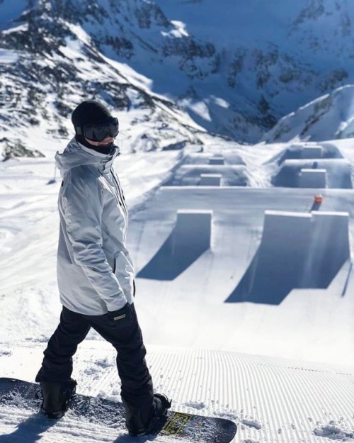 Jamie Nicholls  It&rsquo;s going to be a good day in the office #snowboarding #whataview @b