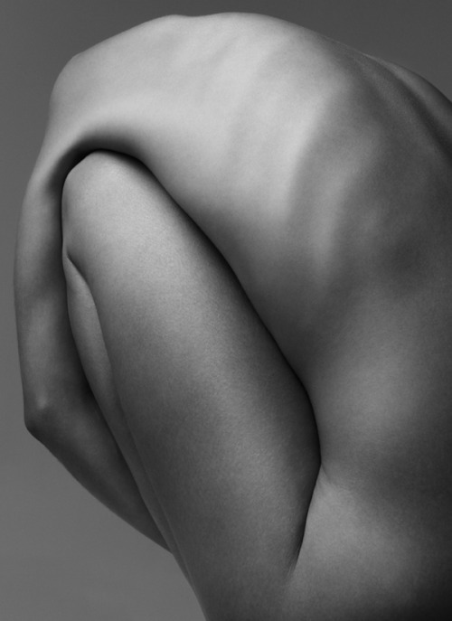 by-great-design:  Body FormsPhotography By Klaus KampertModel Kayleigh Lush