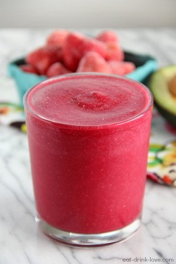 happyvibes-healthylives:  Pink Power Smoothie 