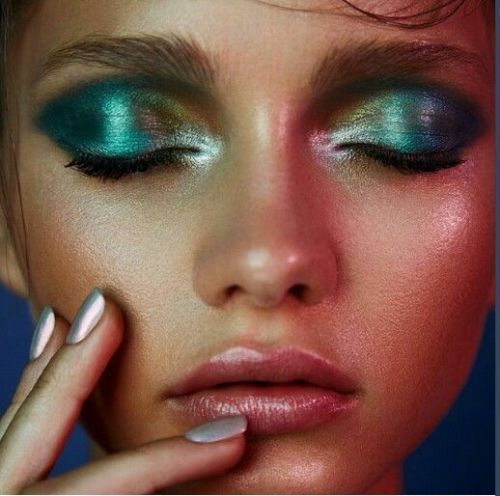 maybelline:  Disco eyes. Loving this luminous look.