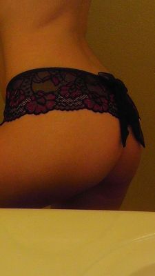 amateurmexicanalust:  Now that’s an ass!