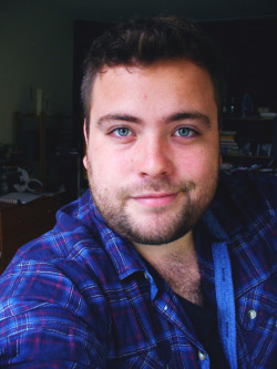 jraytx:  thebeardandthebelly:  Blue flannel kinda day.  Please say beautiful things to me in Dutch 