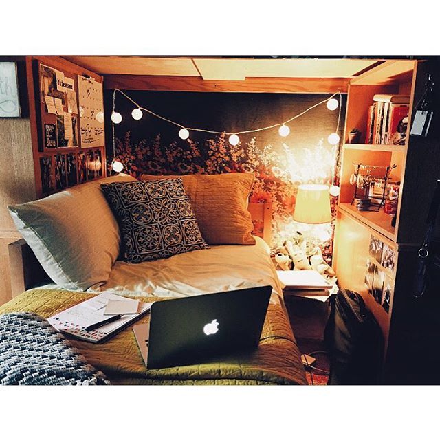samanthastearns:  Have I reached Tumblr status yet? // #CollegeLife #Dorm #tumblr