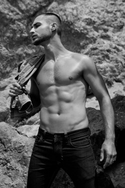 eddy-eddy:  Arthur Okoun by Michael Dar