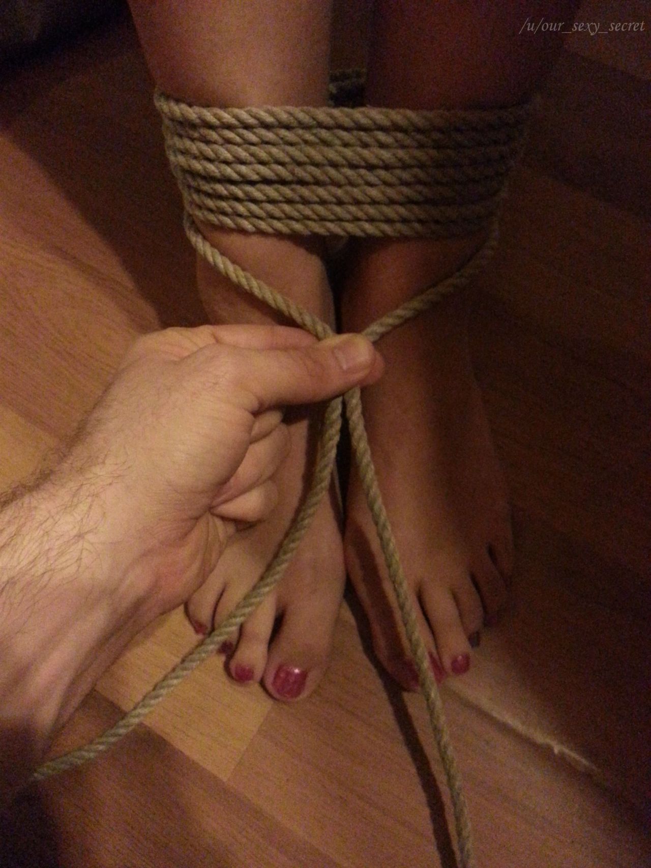dare-master:  Mermaid Tie ( Source )  Visit my blog for fun dares (18+) , DIY BDSM
