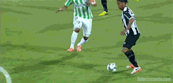 r9fenomeno:  Ronaldinho en ColombiaAtlético Nacional vs Atlético Mineiro 