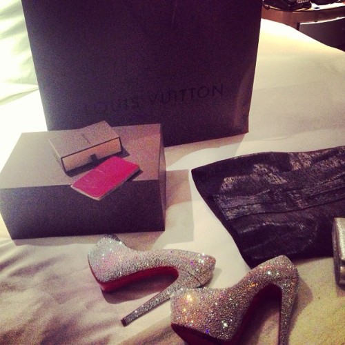 dripppin-swagu:  sweetestgirl-xo:  x  dripppin-swagu.tumblr.com/
