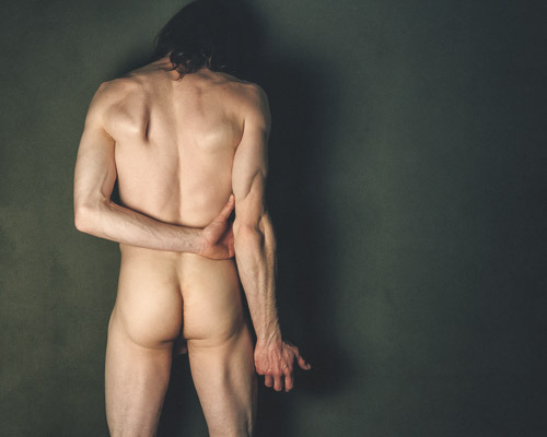 thomasdearthomas:  2011 December 29 Untitled (Figure Study) © 2007-2016 DearIndifference