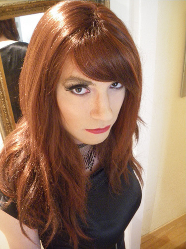 gemmgqsprettysissies: A beautiful wig and great make-up. More sissy essentials.