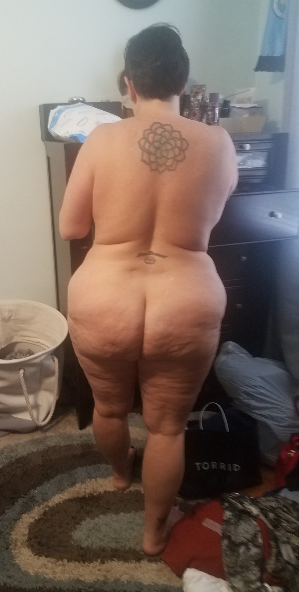 mom-butt-ass:  Mom butt!