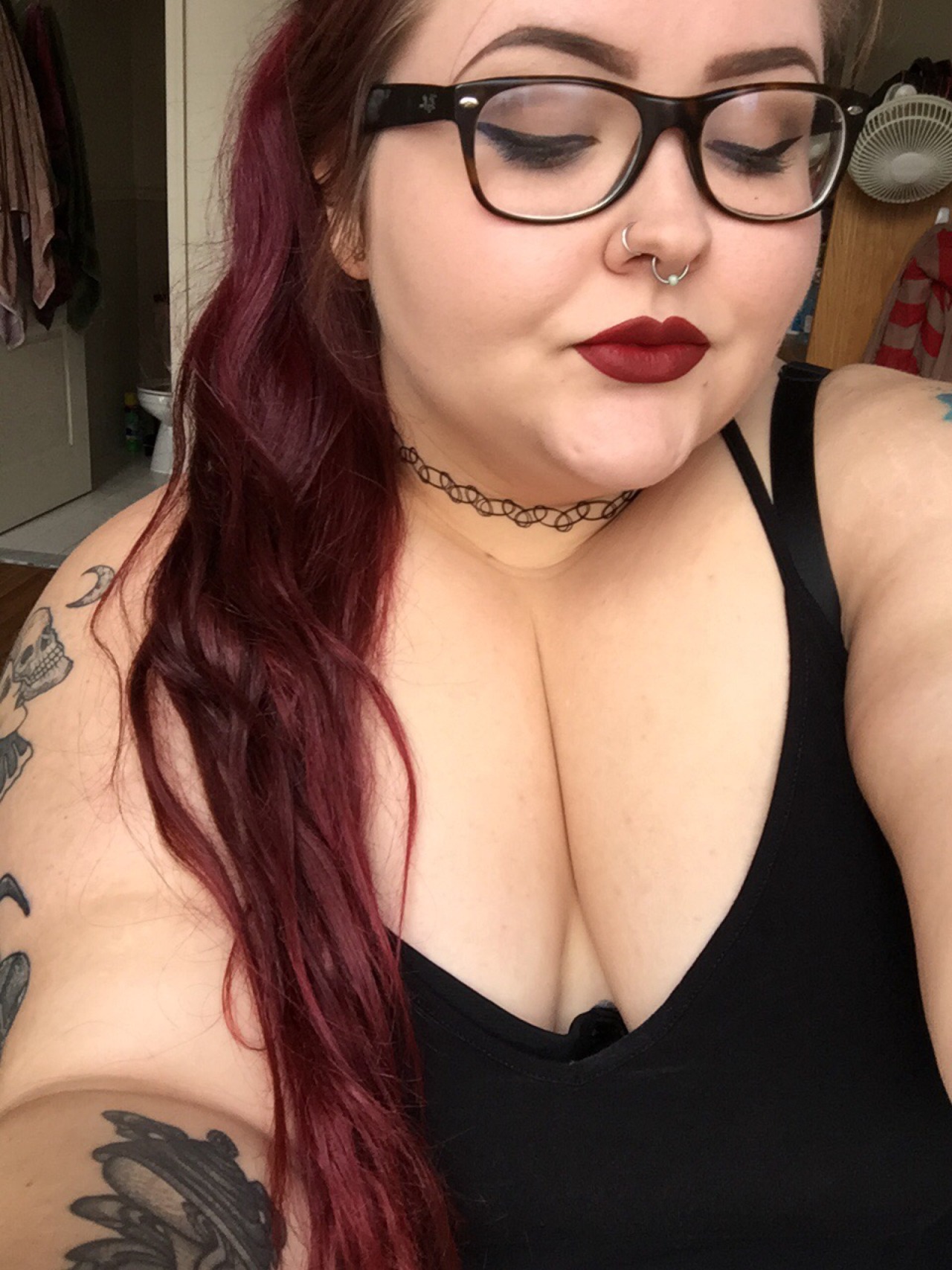 backfatbabe:  “Kiss me and you will see how important I am.” 