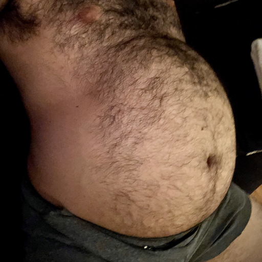 collegebellylover23:  bloatmeup:  gato-loco:  I just love it when good looking guys get fat.  I love this boy omg    Anyone know who this is?