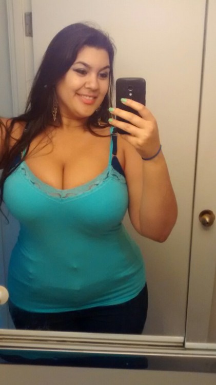 buttercream19: Going to the movies !!!! :) how everyone is having a fantastic day :) Sooooo sexy!!