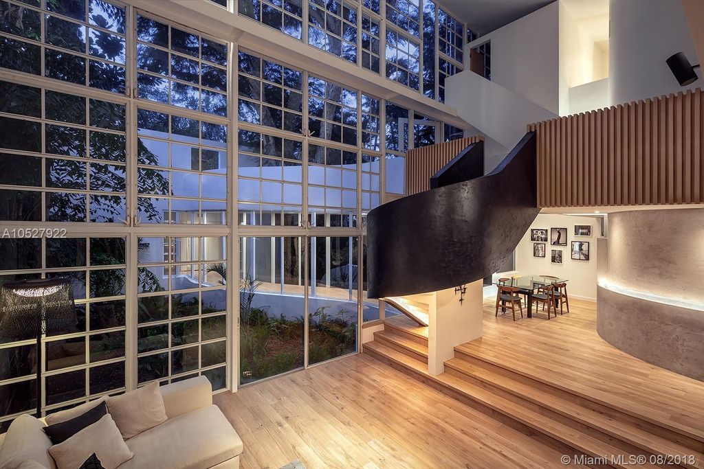househunting:  $1,940,000/3 br/2700 sq ftCoral Gables, FLbuilt in 1979