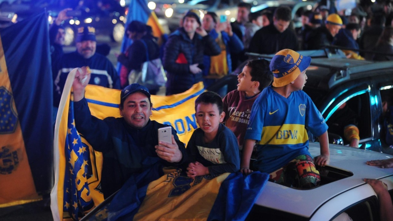 BOCA CAMPEON. Cientos de hinchas festejan en el obelisco el campeonato recién obtenido luego de la derrota de Banfield . (GUILLERMO RODRIGUEZ ADAMI /EMMANUEL FERNANDEZ Y AGUSTIN BELTRAME)
MIRA TODA LA FOTOGALERIA