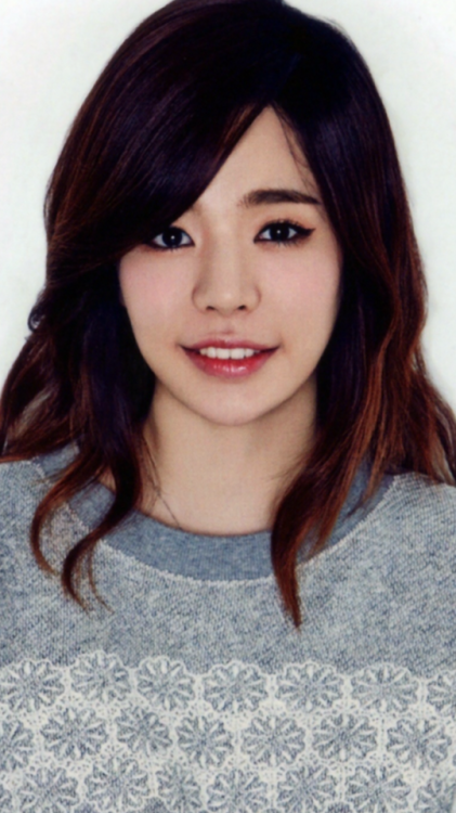 Sunny (SNSD) wallpaper  like/reblog if you save/use