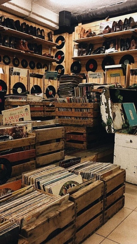 bobgalloway55:Vinyl porn 😳