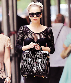  More pictures of Gaga in NYC earlier today.