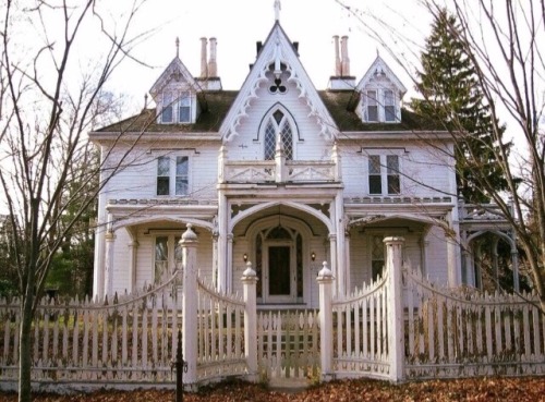 Gothic Revival Home, Ca. 1840. Thompson Connecticut
