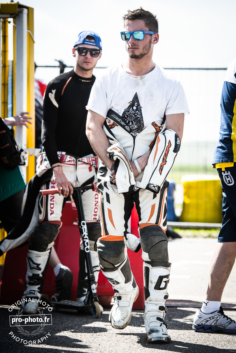 alpha-predator:  racingpit:    Pitlane portraits, Julien Vilette, French Supermoto