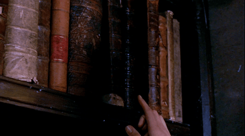 Bbc Merlin - 03x09 Love In The Time Of Dragons