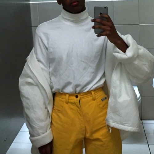 jibriljoestar:boy-code:  janemba:I’m an egg today 🍳🐣  easter look tbh  my favorite