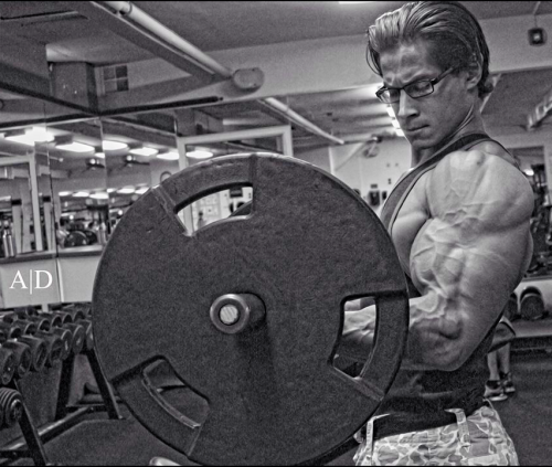 drwannabe:  Julian Navarro