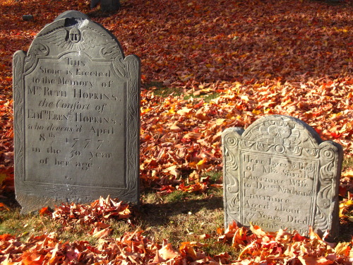 beggars-opera:Exploring the Old Burying Ground, Wakefield MA