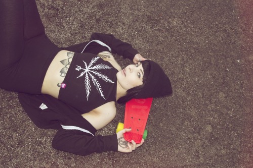 rebeccaannemodel:  Skate Don’t Hate Get High Creep streetCopyright Tomhl 