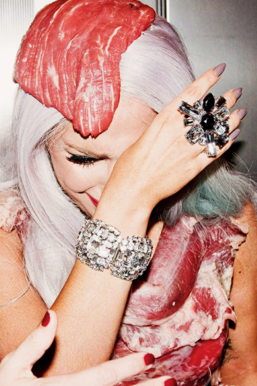 tillithappentoyou: A twisted fantasy. My favorite kind.