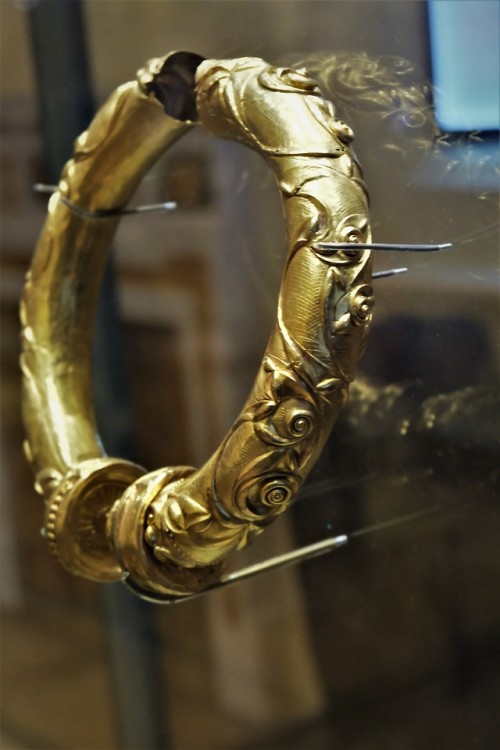 barbucomedie:Gold Tubular Collar from Lough Foyle, Northern Ireland dated to the 1st Century BCE on 