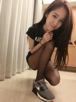 heypantyhose:  Pantyhose with sneakers 