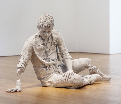 anitaleocadia:  Daniel Arsham (via Galerie Perrotin)