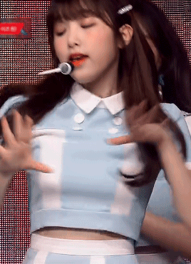 hiliqht:(190628 KBS2 Music Bank) Yena // Violeta