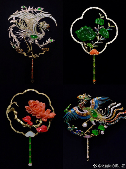 dressesofchina:Tuánshà (circle fans) -themed brochets by Qian Zhongshi, founder of Shi