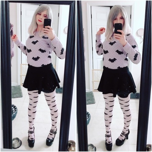 Feeling batty tonight , going out for drinks with friends and wanted to be comfy and cute! What do y