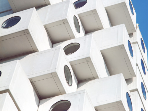 dreamingofy2k: Nakagin Capsule Tower by architect Kisho Kurokawa, 1972, TokyoMixed-use residential a