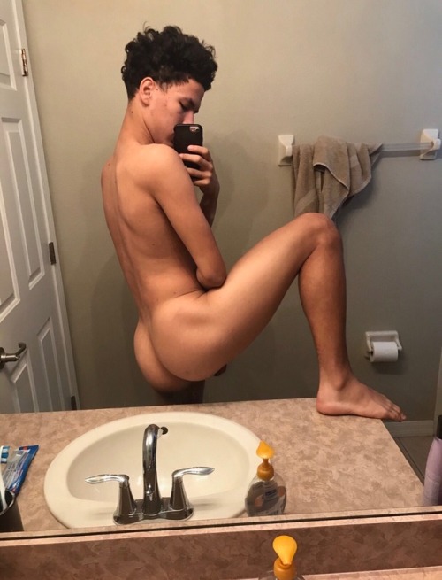 98baits: Zeke he got 3 sextapes 20$ HMU