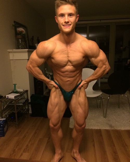 themuscleworshipdiaries:  hejira33312:  Jeff Nippard , love this guys look !  Ripped to ribbons and cute as a button!! 