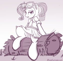 Quick บ sketch commission done on stream just now! Was told to do a fun rarity upskirt, so I thought I&rsquo;d give her dress from sleepless in ponyville a shot~