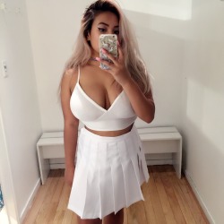 baby-lazarus:  baby-lazarus:  And we dance like angels do ✨😇  i’m too much of a vixen to wear all white tho, let’s be real 