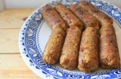 theleafycauldron:  After a few false starts, I am so happy to present you with my (Almost) Classic Italian Sausages. Perfect for the grill or to add to your next baked pasta dish. 