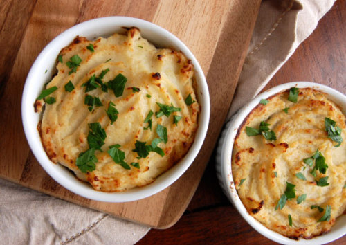 the pale shepherd and his pie (p)this delicious paleo shepherd uses cauliflower mash as a replacemen