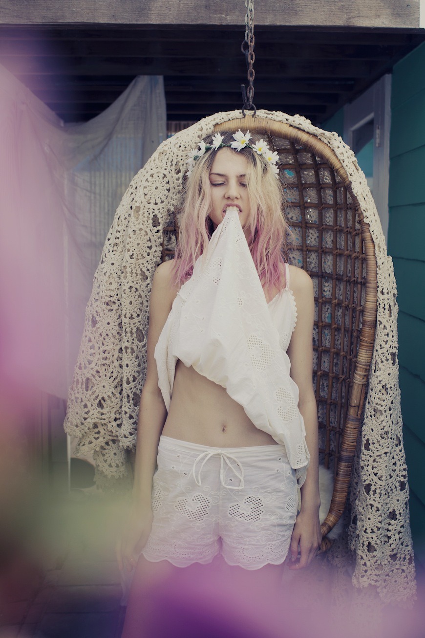 momongamon:  Charlotte Free by Zoey Grossman 