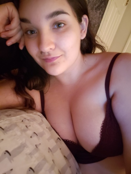 itsmynudes:  I’ve been told I’m “sexy cute” 