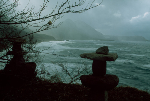barcarole: Sea of Japan in Winter, Tohoku, 2002. Photo by Hiroji Kubota.