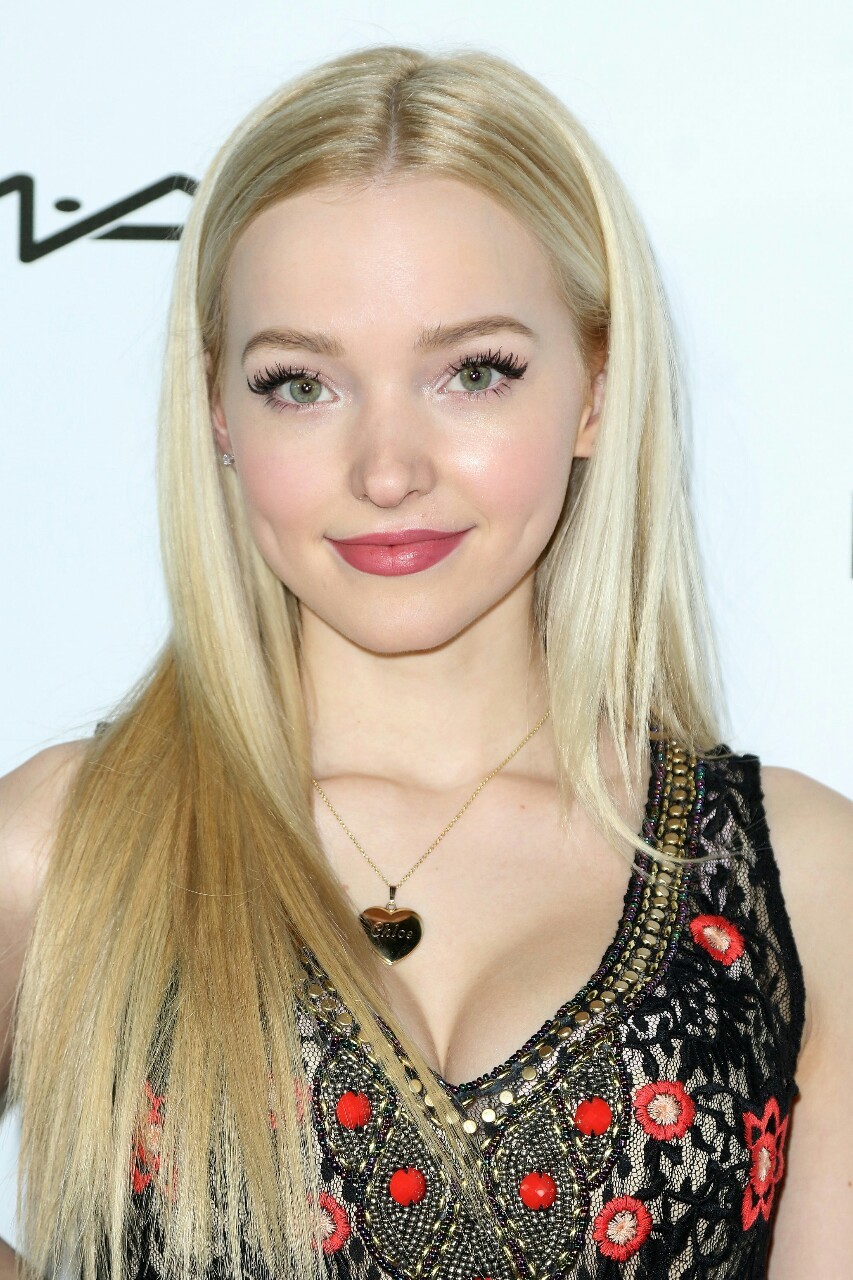 kn0wy0u:  Dove Cameron @kn0wy0u